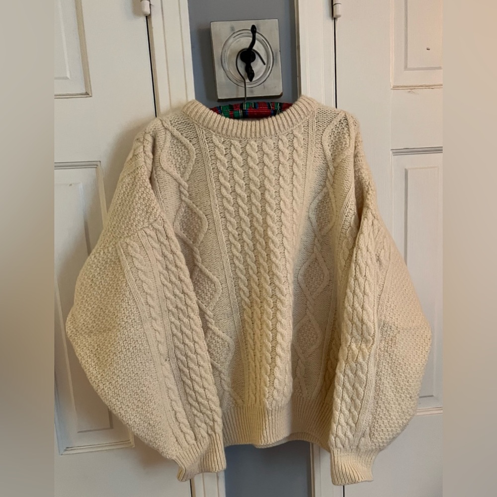 Elegant Irish Wool Cable Knit Sweater in Cream